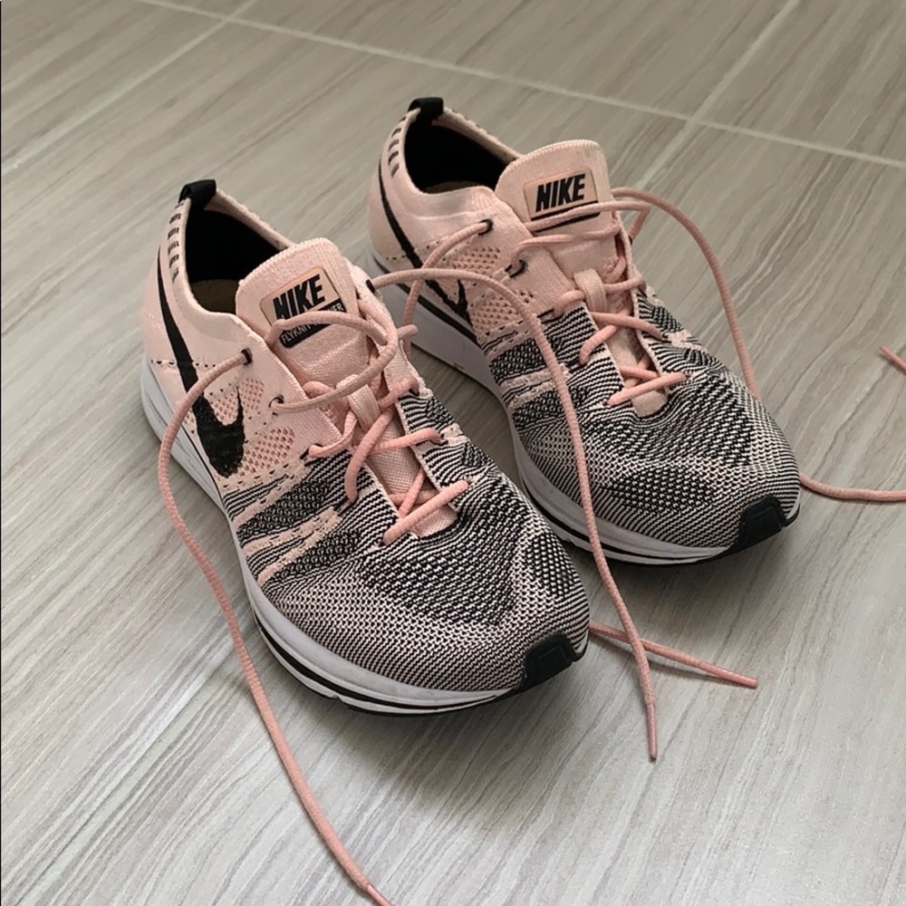 Nike Flyknit Trainer - Men’s 7 / Women’s 8